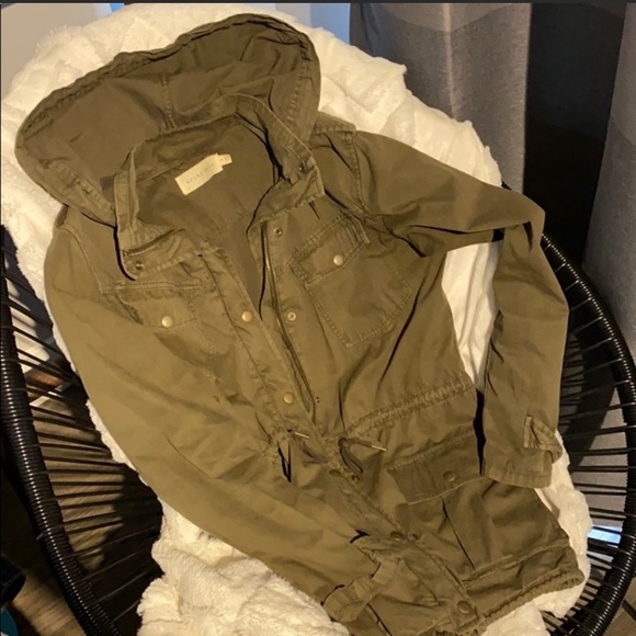 Aritzia Trooper Jacket - Picture 6 of 6